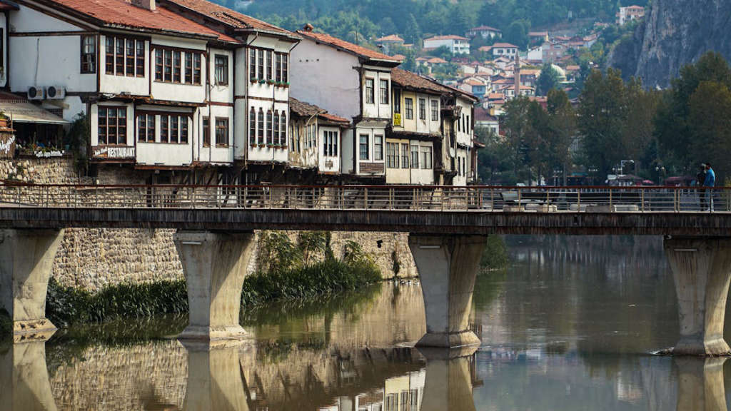 Yalıboyu Evleri Amasya